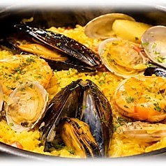魚介たっぷり 海鮮パエリア風土鍋ご飯