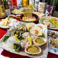 名物の炉端焼きと寿司をダブルで贅沢に味わえる、ボリューム満点のお得な宴会コースを多数ご用意しています。飲み放題プランも充実しており、歓送迎会や会社宴会、同窓会など大人数での集まりにもぴったり。春日井駅近くで大人数の居酒屋をお探しの際は、ぜひ当店にお任せください。