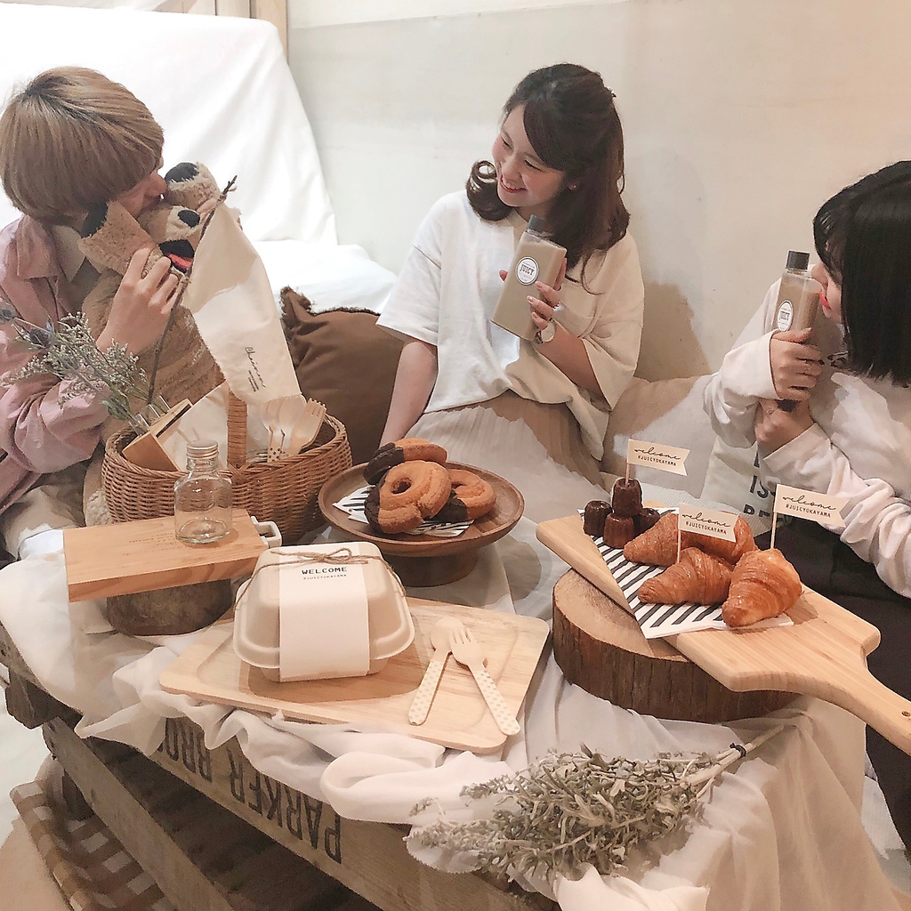 全30席の店内は女子のテンションアップ空間☆　お誕生日や記念日に大人気!!