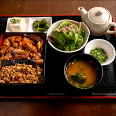 茅場町駅すぐのランチスポット