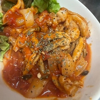 【チキンのトマトソース煮込み】900円です！