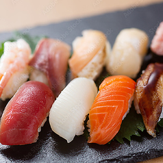 系列店の絶品お寿司も頼めます!