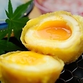 料理メニュー写真 トリュフ香る半熟卵-Soft-boiled egg with truffle scent tempura-