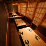 宴会個室では人数に合わせてレイアウトも自由自在！和を基調とした風情ある店内でゆったりと