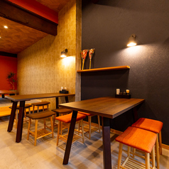 【テーブル席：4名×2卓】