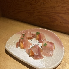 生ハムと季節のフルーツ