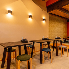 【テーブル席：2名×3卓】