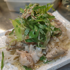 蒸し鶏のネギ塩まみれ
