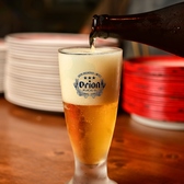 アジアのビールや、タイならではのスピリッツなど、普段なかなか出会えないお酒も豊富に取り揃えております。定番のタイ料理はもちろん、各種鶏肉料理との相性も抜群です。本場タイの味覚に浸りながら、お気に入りの一杯を見つけてください。