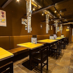 宴会、飲み会、歓送迎会、二次会などの大人数の集まりはもちろん、女子会やご家族・ご友人との団らん、大切なデートや誕生日・記念日のお祝いまで幅広く大活躍◎少人数でもゆったり寛げる心地よい空間で、自慢の極上七輪焼きと美味しいお酒を心ゆくまでお楽しみいただけます♪