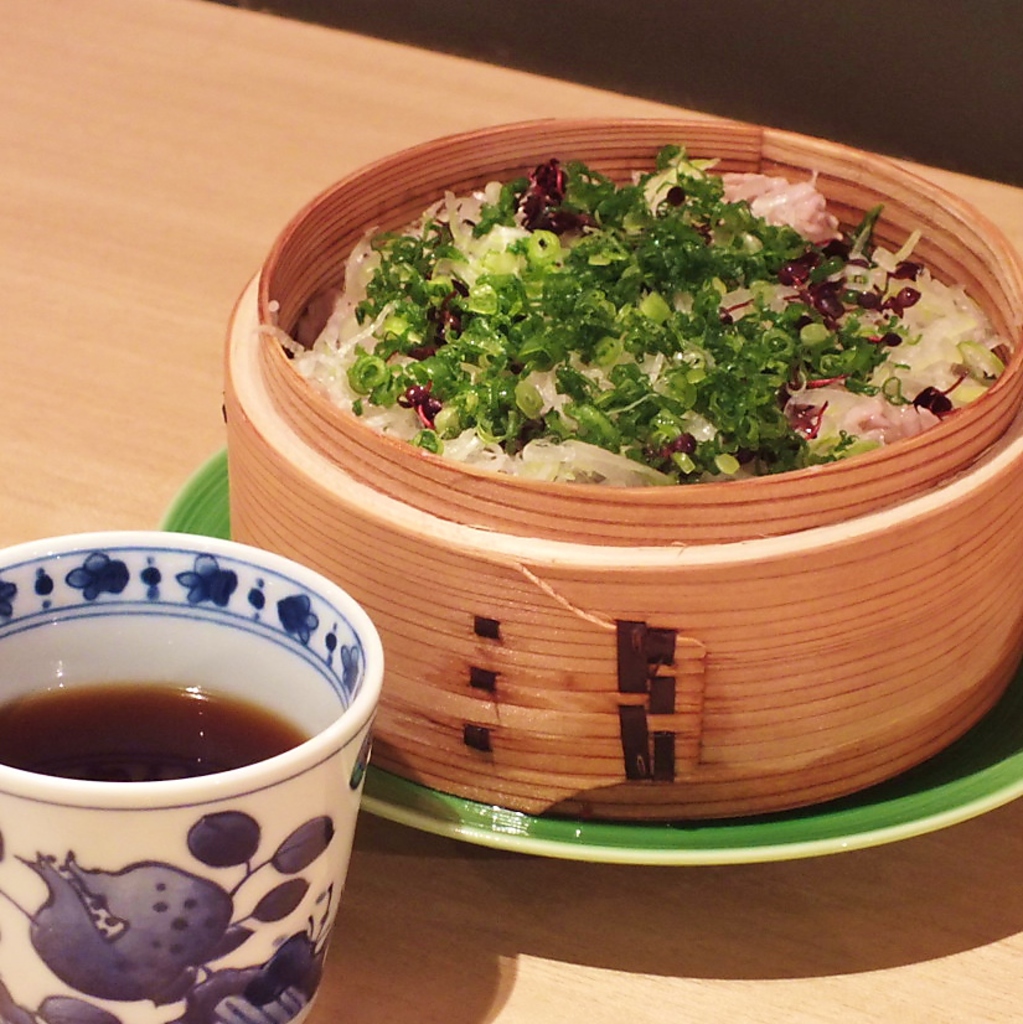 ～そばつゆで食べる豚肉と野菜のセイロ蒸し～豚肉と野菜の旨みを逃がさずぎゅっと濃縮♪