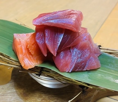 欲張り！サーモンとマグロの2色のっけ盛り