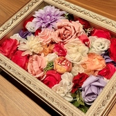 フラワーボックスの華やかなデザートプレートでお祝いを♪