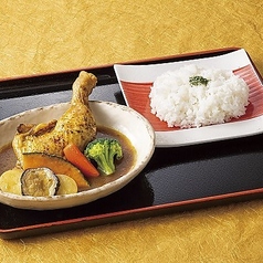 【北海道名物】◆骨付きチキンのスープカレー◆