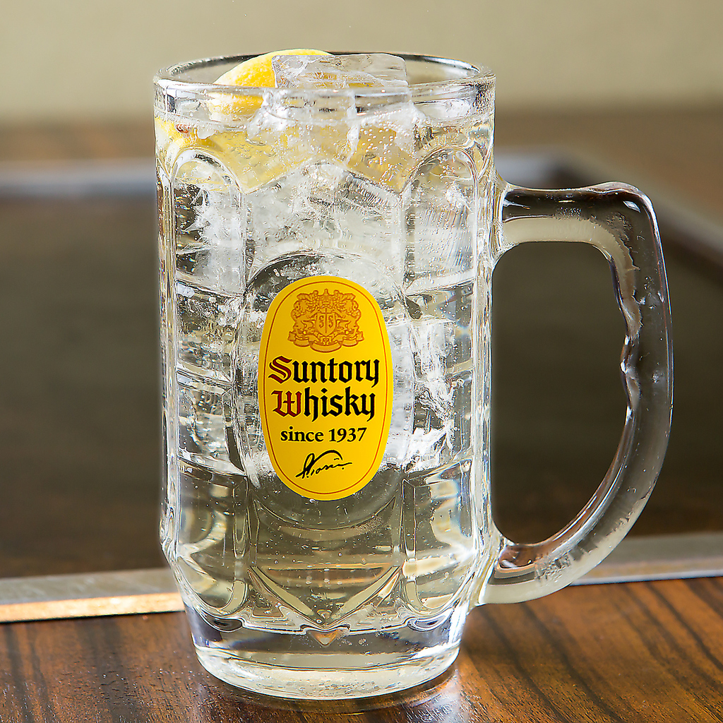 【ガツンと飲みたい日にぜひ】700mlのメガハイボールは858円(税込)/メガ生ビールは990円(税込)です。