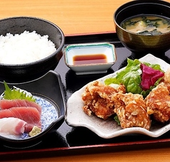 【ボリュームランチ】鶏ザンギとお刺身定食