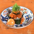 料理メニュー写真 海苔巻き地鶏ユッケ