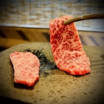 溶岩プレートで焼く和牛焼肉は、とってもヘルシーでジューシー！！
