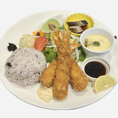 ランチ　エビフライプレート