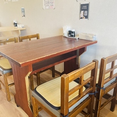 4人席のテーブルをご用意しております♪