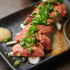 地鶏のレバー塩ごま和え