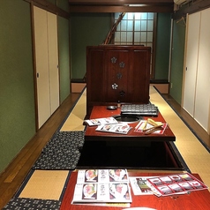 お気軽にご相談下さい。こちらのお席は貸切も可能最大25名