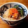 料理メニュー写真&nbsp;鮭ハラスとイクラの混ぜご飯