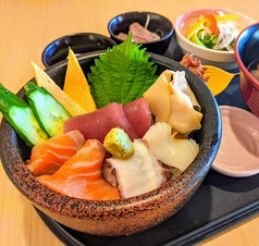 海鮮丼　850円（税別）