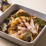 ポークグリエ　モリ―ユ茸とレンズ豆のラグー