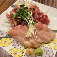 鮮度抜群のレバ刺しや鶏のたたきも人気！