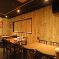 【宴会利用】人数に合わせてレイアウト可能なテーブル席で、様々な宴会に対応いたします。貸切も可能ですので、大人数でのパーティーも◎