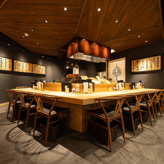 カウンター席はおひとり様でも利用しやすくて◎落ち着いた店内で大切な人とゆったりとおくつろぎください。