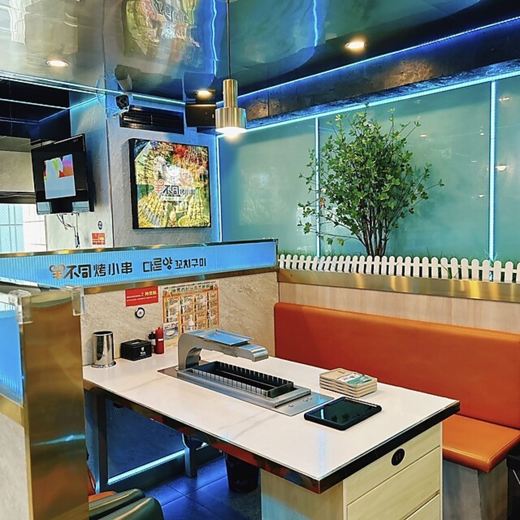 お店に一歩足を踏み入れると、日本にいることを忘れてしまうような非日常空間が広がります