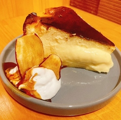 薩摩芋と塩キャラメルのバスクチーズケーキ