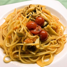 カニとトマトのクリームソースパスタ