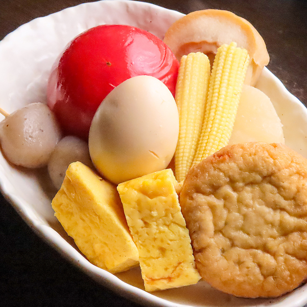 種類豊富なおでんをご用意！スタンダードなアゴ出汁or鶏出汁からお選び下さい。