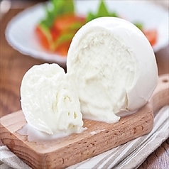 ブッラータはイタリア原産のフレッシュチーズです。