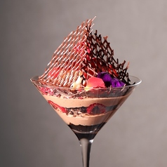 告白一チョコレートとラズベリーのパフェ