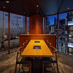 6名様用の半個室です。椅子タイプのテーブル席でゆったり利用できます。