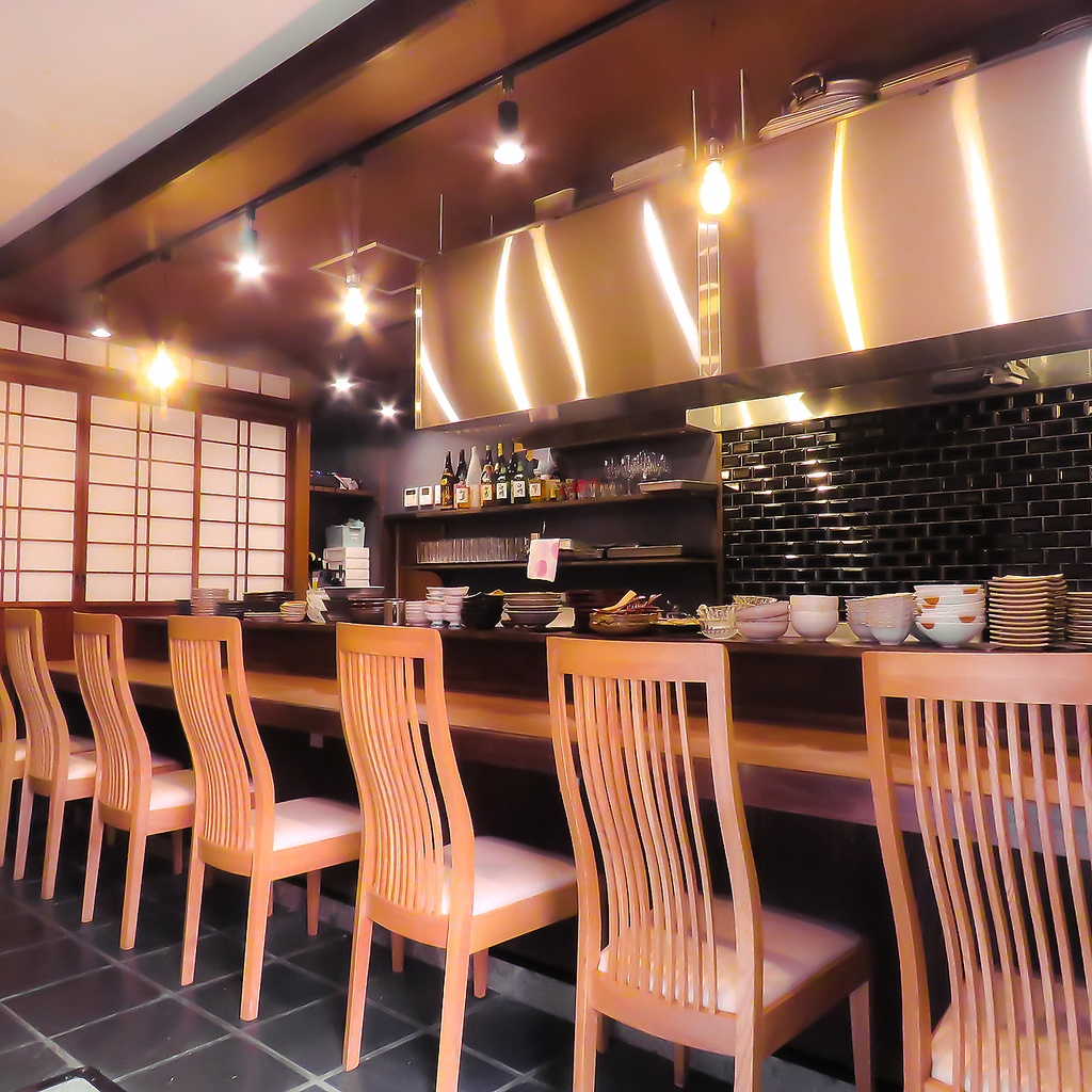 こだわりの地鶏を使用した炭火焼き鳥のお店！深夜3時まで営業！