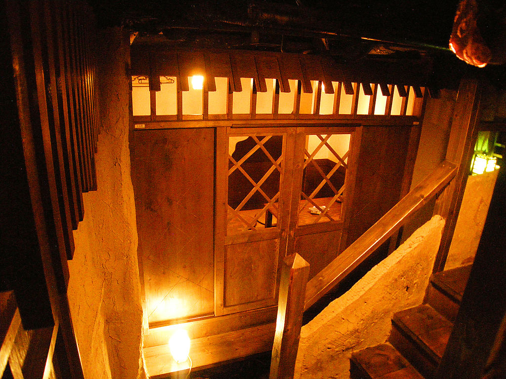 団体様用の個室からご用意