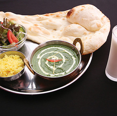 1カレーセット(カレー1種、サラダ、ナン、ライス、ソフトドリンク)