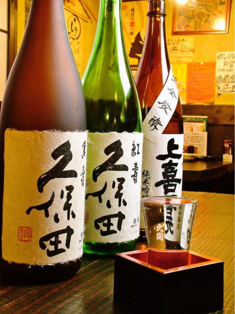 日本酒は常備30種☆週替わりの日本酒セットがお得♪今週の地酒+おつまみ2種で800・900円！