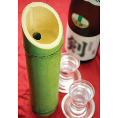 会津の名酒『剣』(つるぎ)。極冷えの生竹筒で。