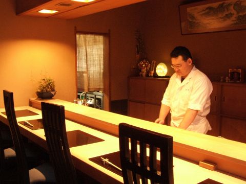 日本料理のお店。10500円～15750円の懐石料理のみ。職人のこだわりを伺えるお店です。