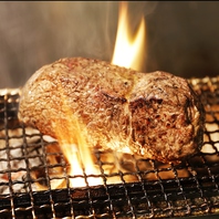 炭火で豪快に焼いた塊肉は絶品！！