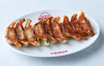 人気の餃子はアツアツの状態が絶品です！お1人様で2人前(12個)・3人前(18個)のご注文も大歓迎です◎