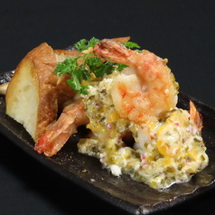 鉄板で仕上げる海老のタルタルソース