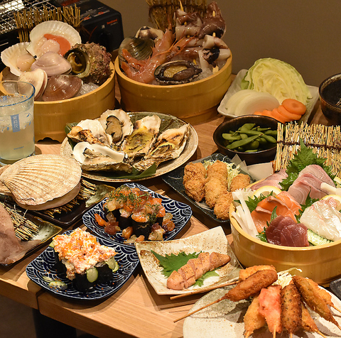 京都市場直送の新鮮な魚介を、都市で楽しめる浜焼きスタイルで提供する「マル都水産」