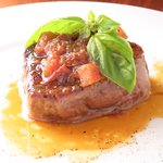 食材との出合いは"一期一会"。その日時々のメニューを味わって。楽しいひと時を当店でお過ごし下さい